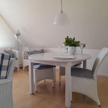 Schoenes-wohnen-am-suedstrand-fewo-7 *